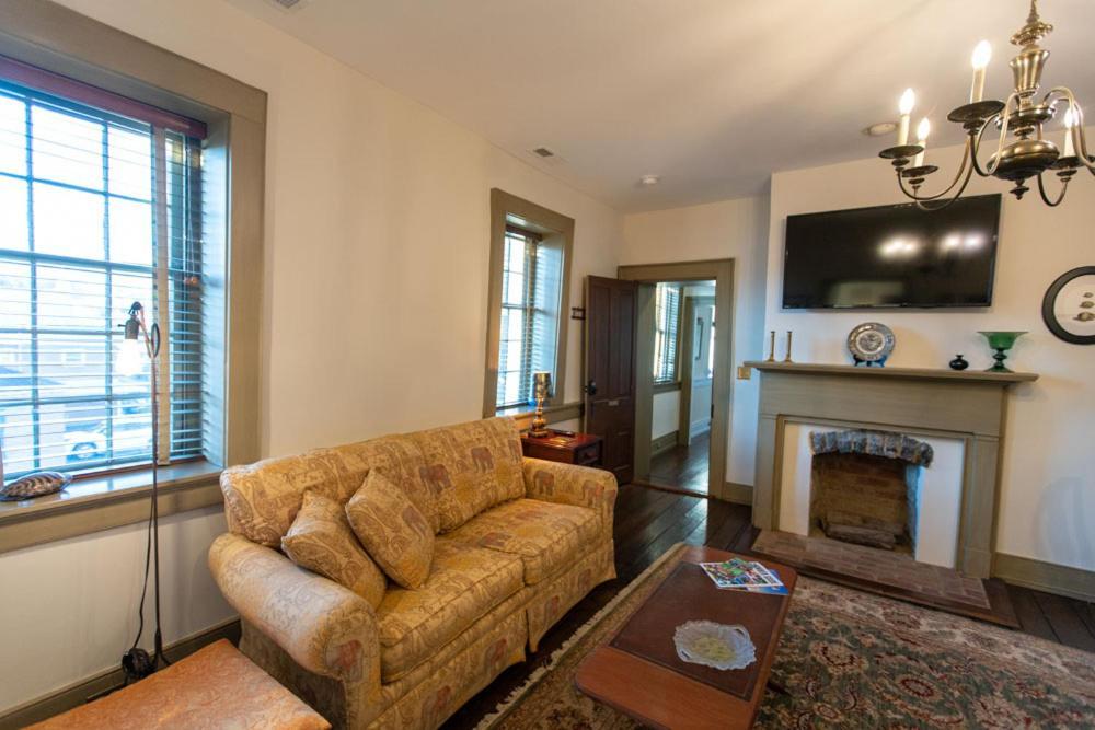 Thomas Rose Inn Lewisburg Bagian luar foto