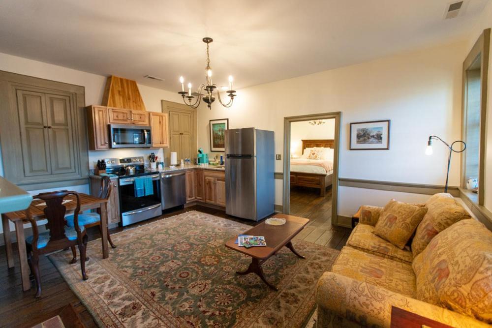 Thomas Rose Inn Lewisburg Bagian luar foto