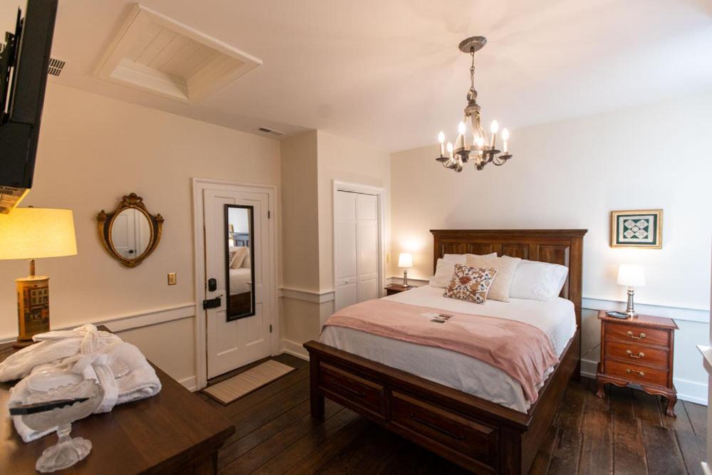 Thomas Rose Inn Lewisburg Bagian luar foto